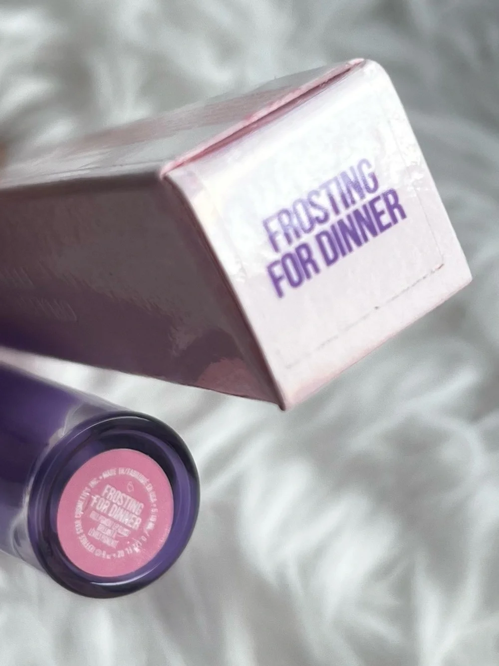 Jeffree star supreme gloss in frosting for dinner